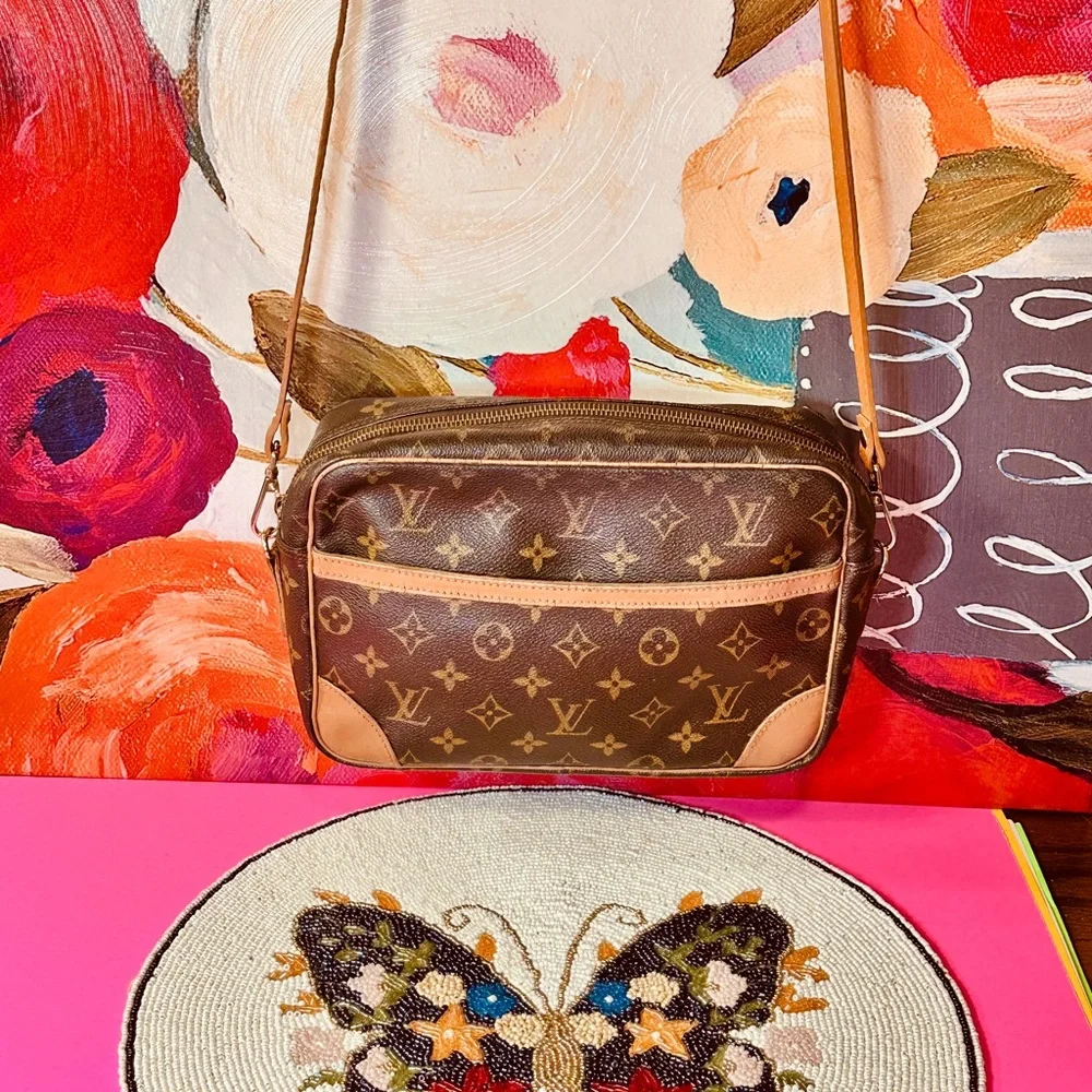 Louis Vuitton Monogram Brown and Tan Crossbody Bag - Picture 9 of 15